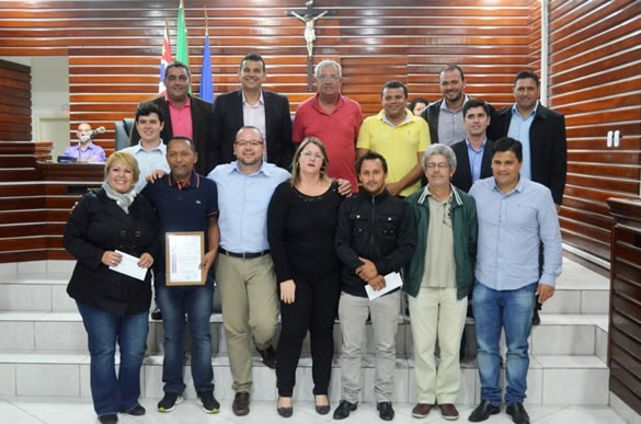 Imagem da notícia: Câmara homenageia agentes escolares na 105ª Sessão