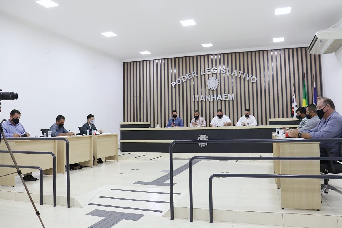 Imagem da notícia: Indicações e Requerimentos são aprovados em Sessão Ordinária