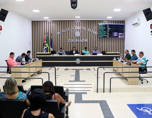 Imagem da notícia: 80ª Sessão Ordinária foi realizada na Câmara com direito a entrega de Moção de Aplausos