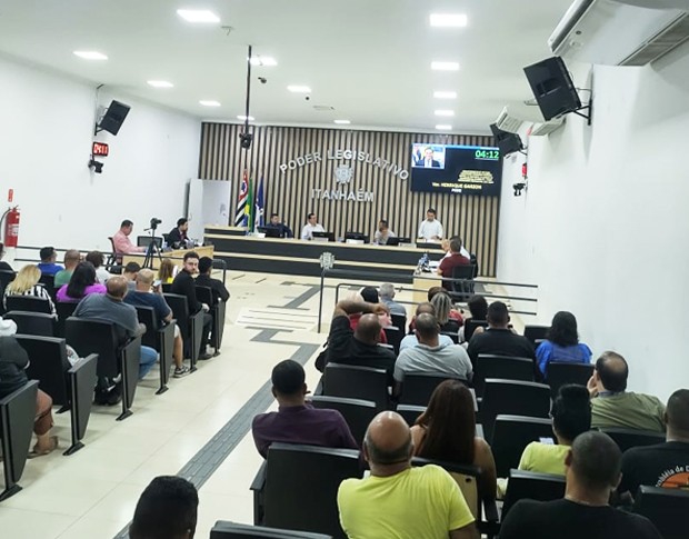 Imagem da notícia: 100ª Sessão Ordinária, realizada nesta segunda-feira (18).