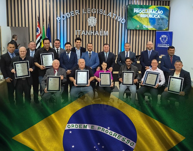 Imagem da notícia: MOMENTOS EMOCIONANTES DURANTE A SESSÃO SOLENE ALUSIVA À PROCLAMAÇÃO DA REPÚBLICA 2024